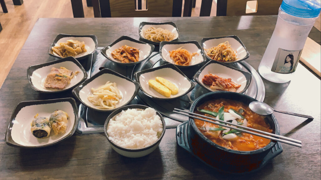 Table of food in South Korea